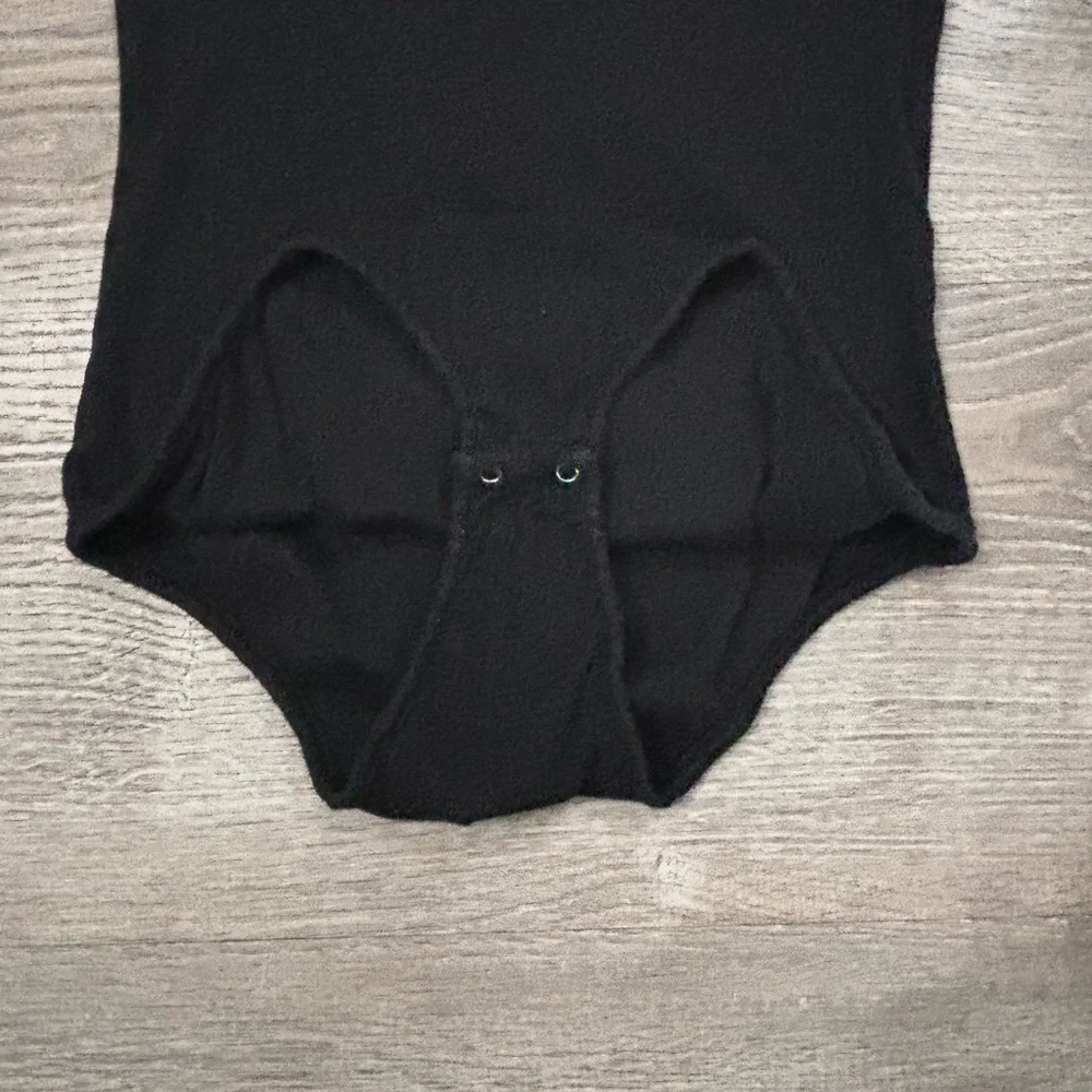 Free People Take Me Out Black Sleeveless Henley Bodysuit Size Medium - Picture 5 of 8